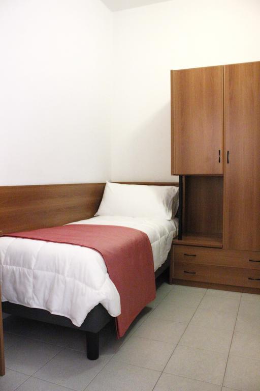 Single Room,319288773:JPEG