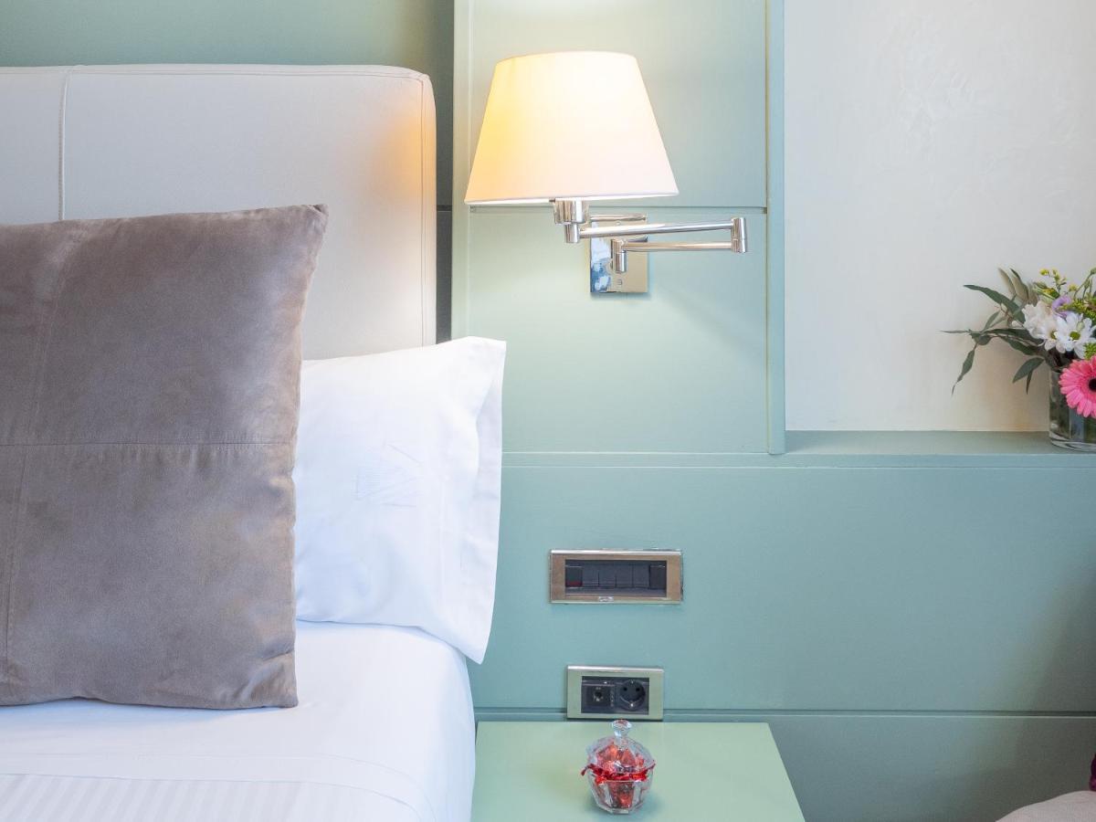 Double Room for One Person,994847344:JPEG