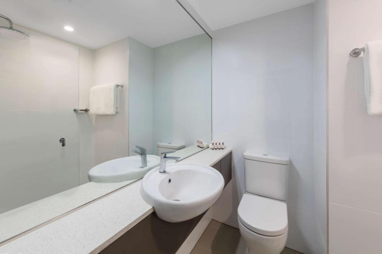 Standard Room hotel to airport shuttle