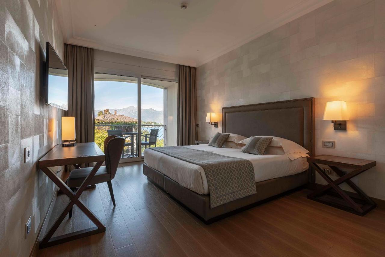 Superior Double or Twin Room Partial Lake View