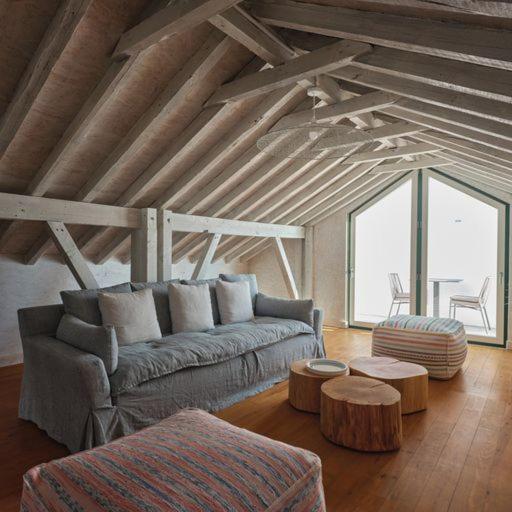 Loft Balcony,1316163220:JPEG