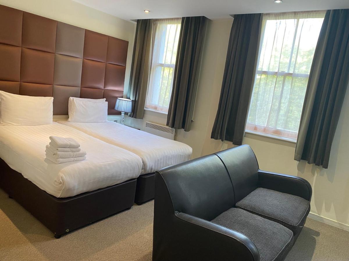 Double Executive Studio