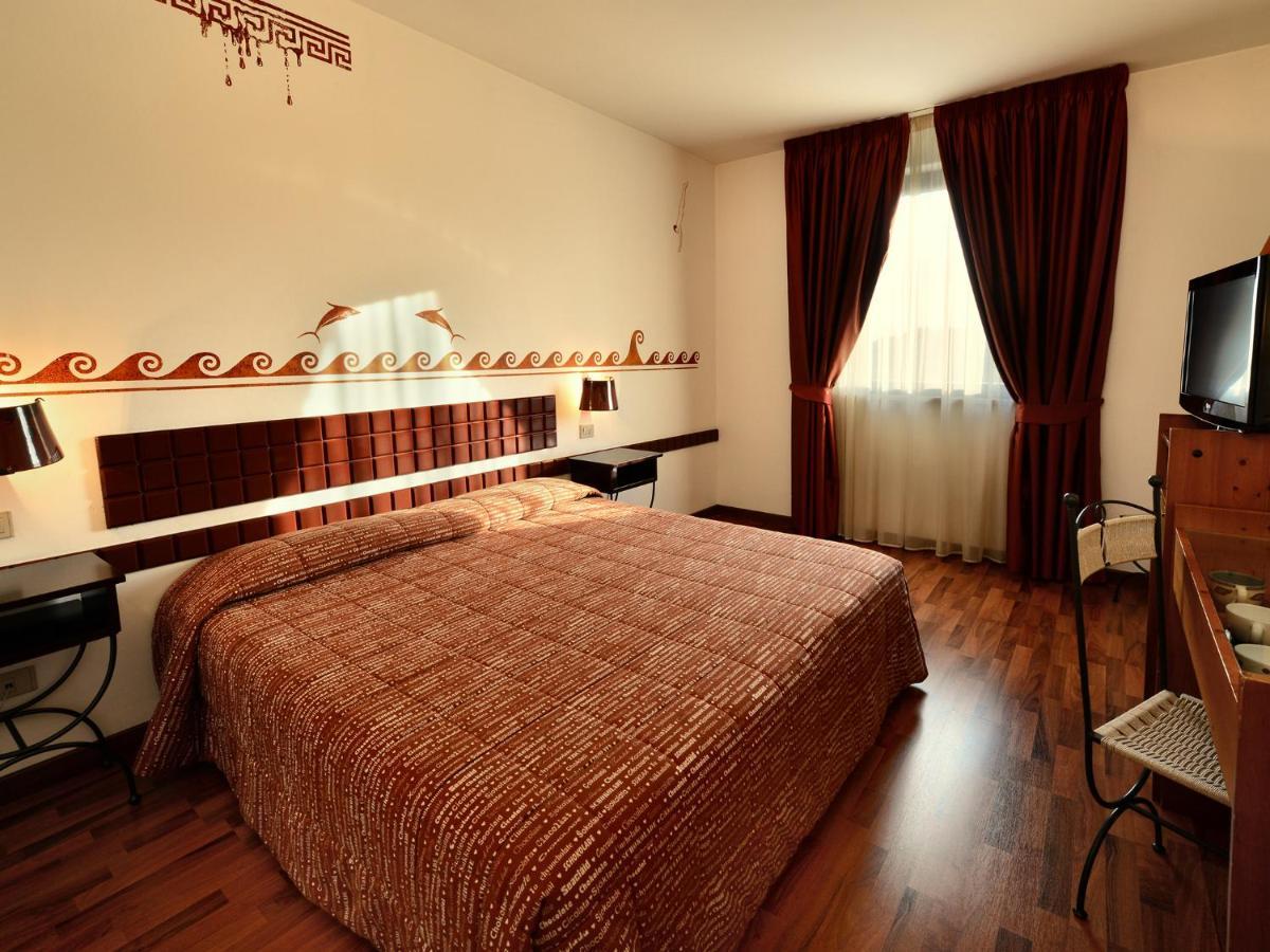 Double or Twin Room,1315311136:JPEG
