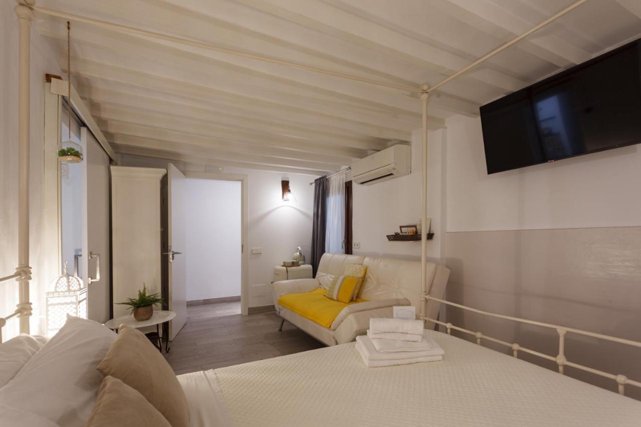 Double Room with Private Bathroom,1322733301:JPEG