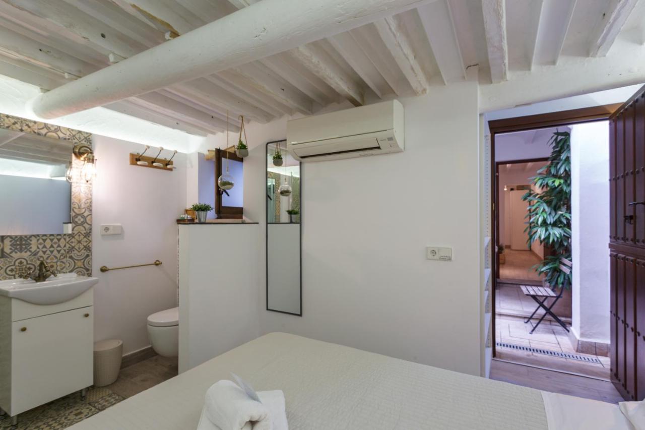 Small Double Room,1322738956:JPEG