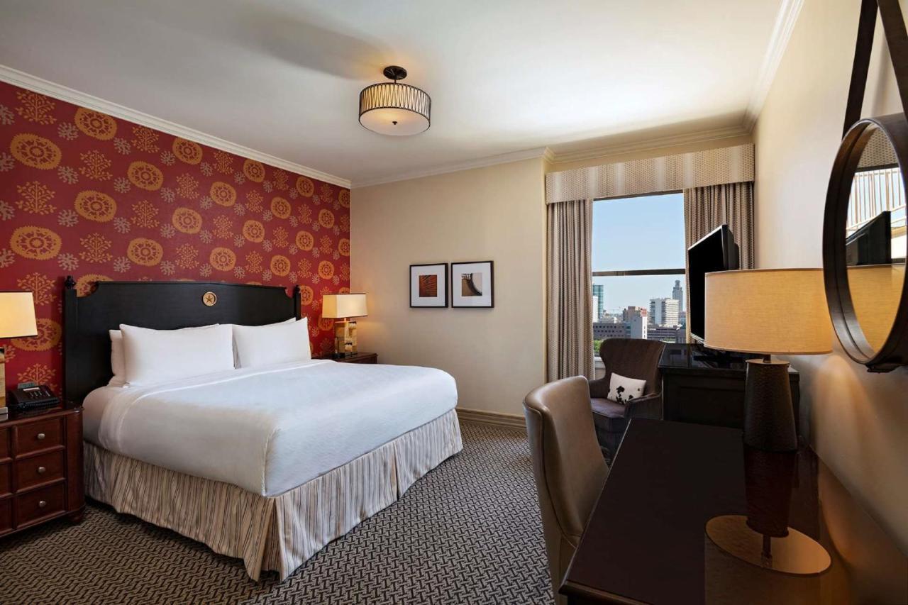 One-Bedroom King Suite,1333215755:JPEG