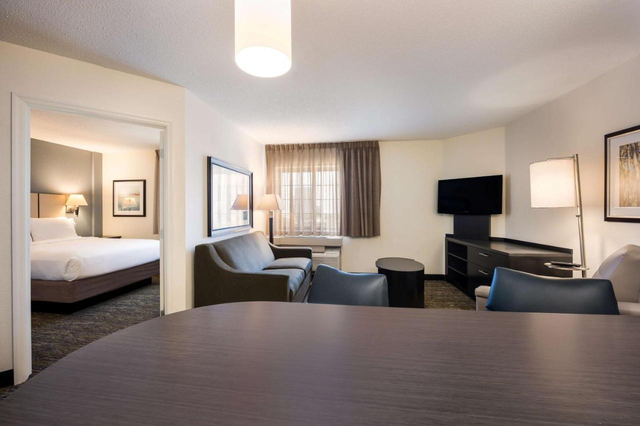One-Bedroom Queen Suite,1346308283:JPEG