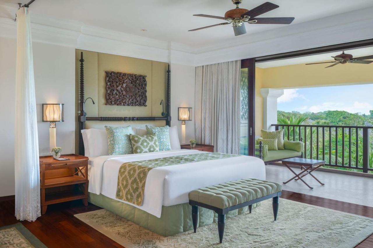 St Regis Suite, 1 Bedroom Suite, 1 King, Balcony