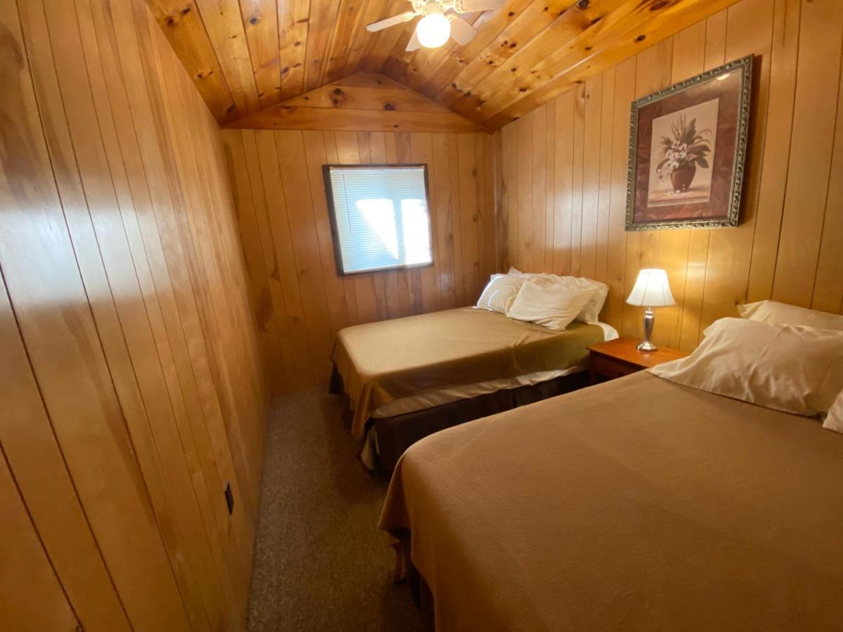 Deluxe Two-Bedroom Cottage,1352592931:JPEG
