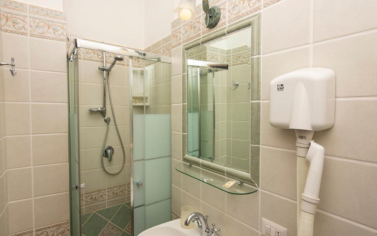 Double Room with Terrace,1364358674:JPEG