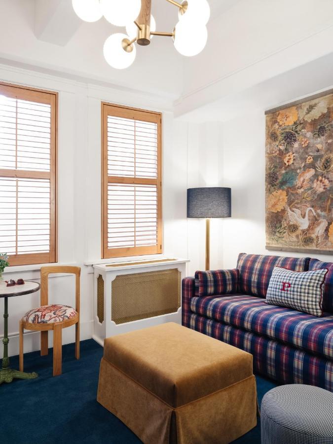 Deluxe King Suite,1367435891:JPEG
