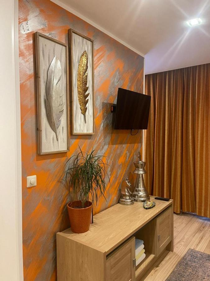 Family Studio,1369938011:JPEG