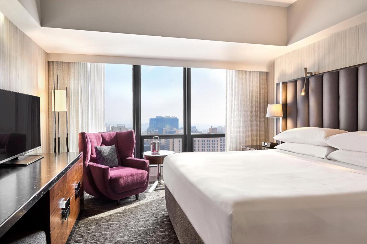 One Bedroom Suite, Suite, 1 King, Alternate bed: sofa bed,1379513912:JPEG