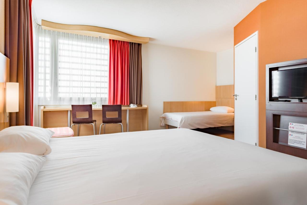 Standard Family Room One Double Bed One Single Bed