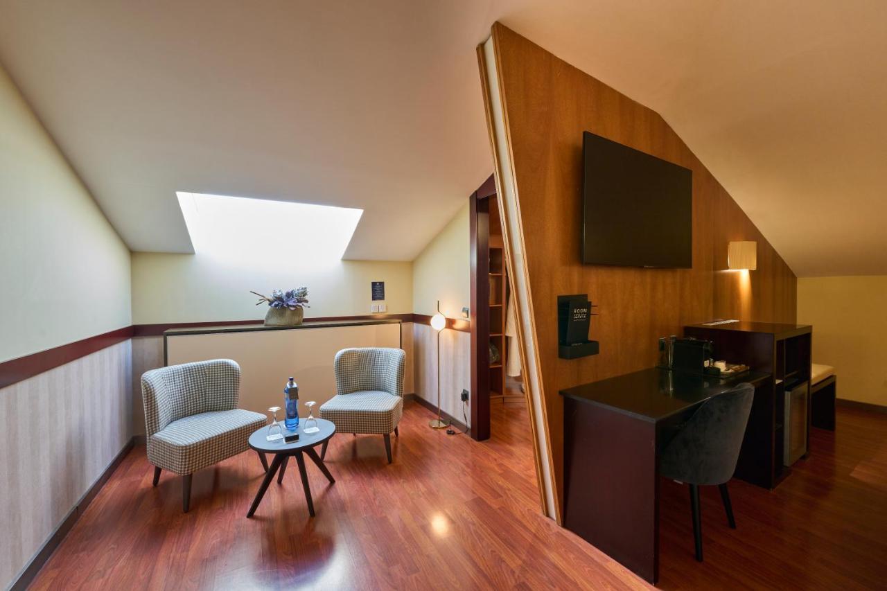 Chambre Double Supérieure Mansardée