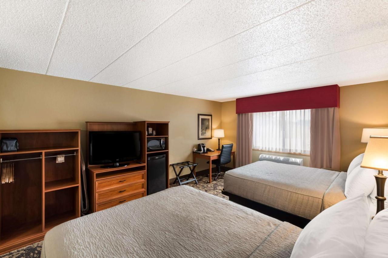 Queen Room with Two Queen Beds,1420889664:JPEG