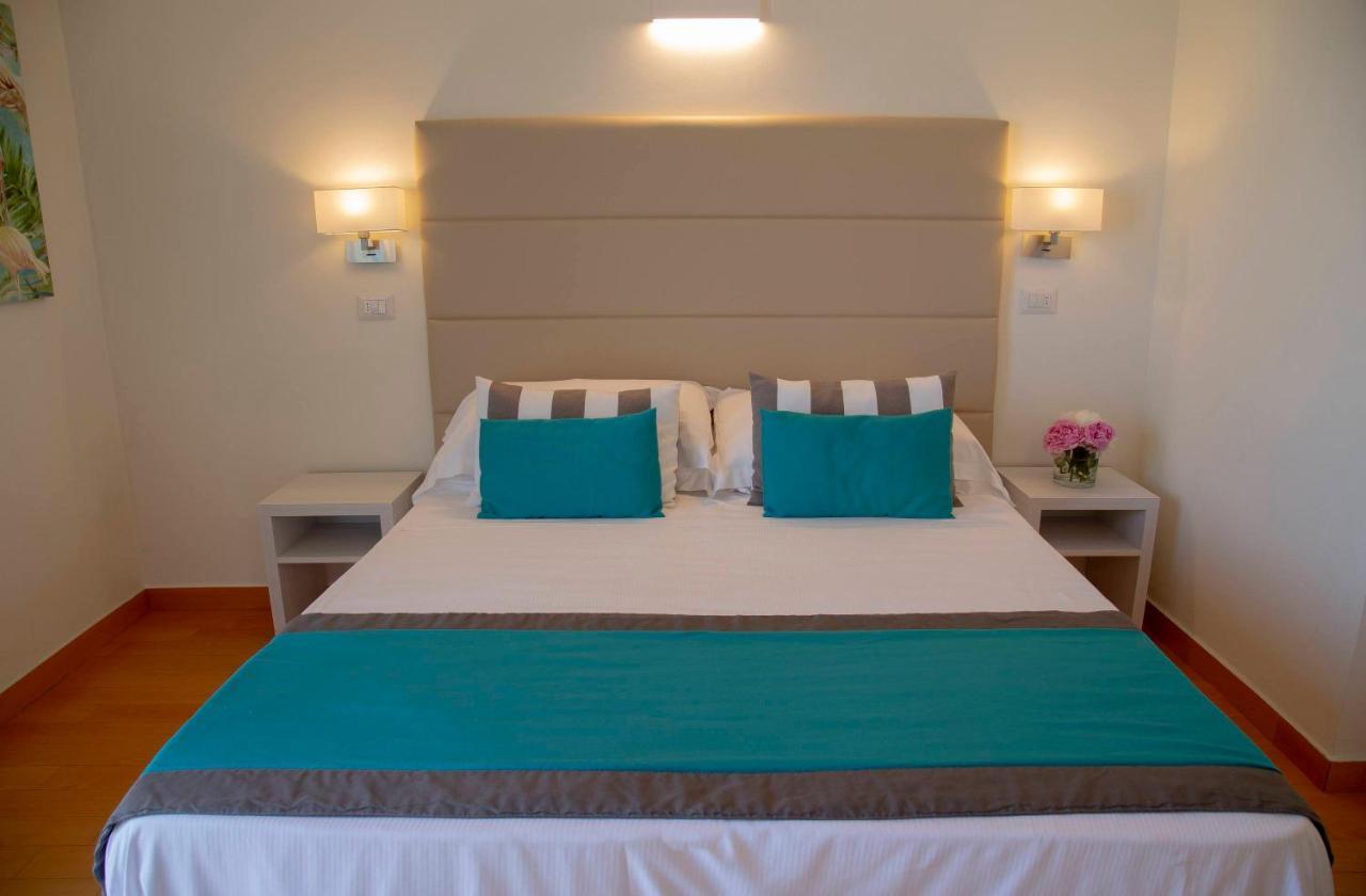 Classic Double or Twin Room Front Sea View