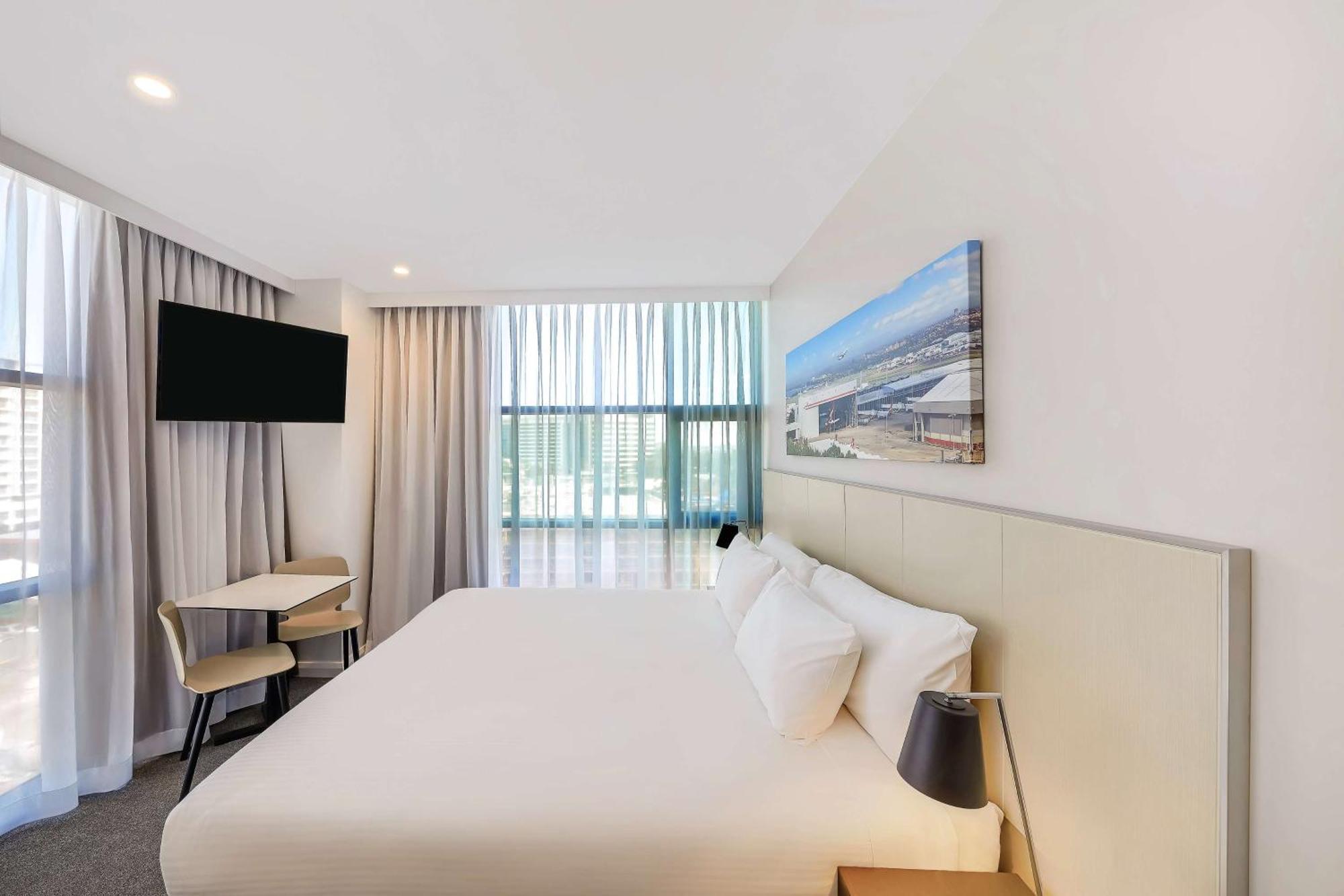 Standard Room hotel to airport shuttle