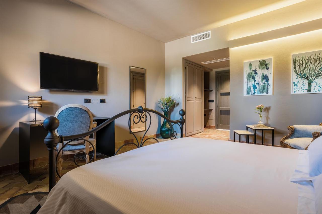 Deluxe Room,1469186522:JPEG
