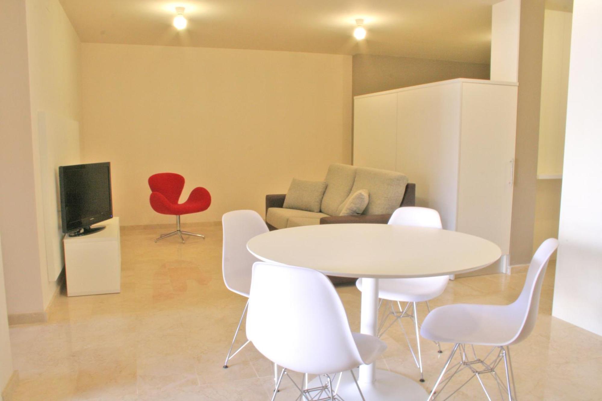 Family Room Private Garden