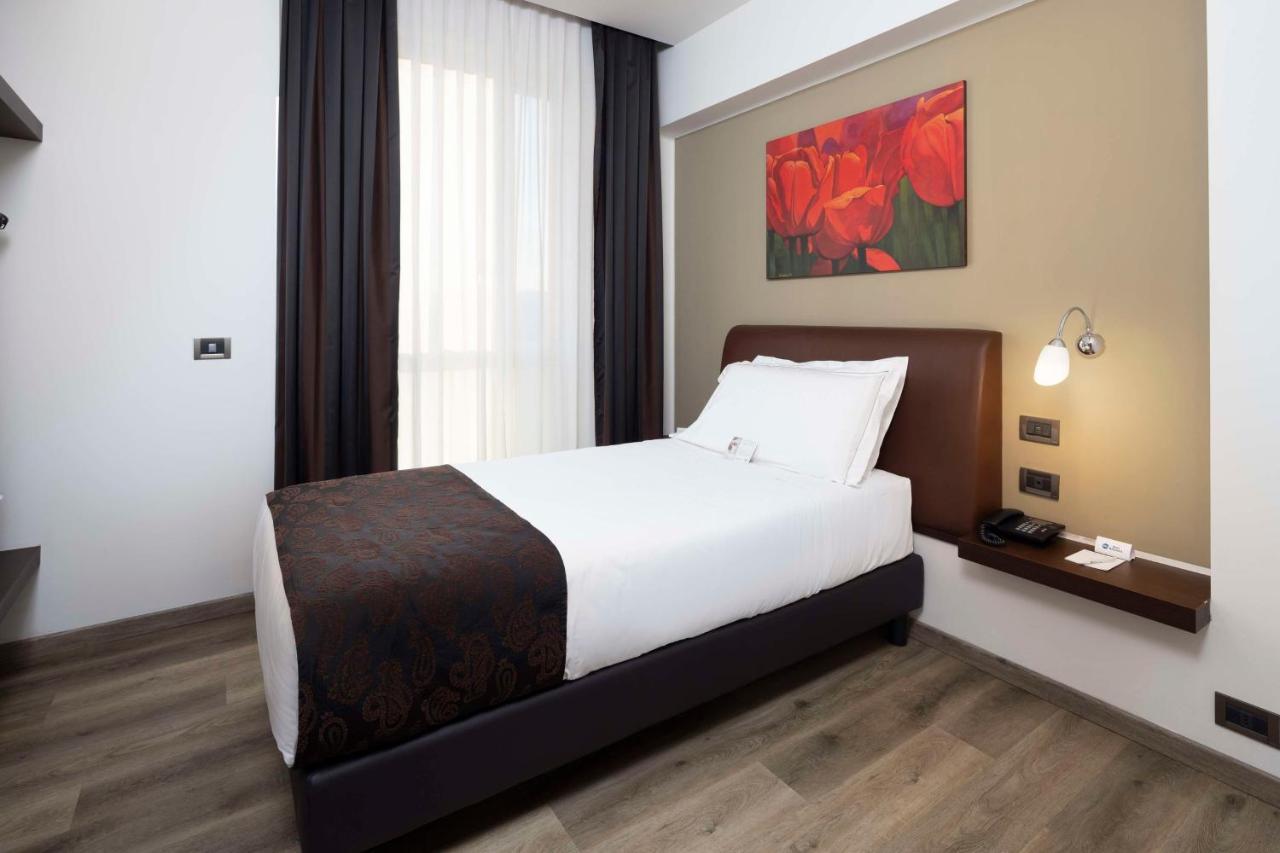 Two Connecting Comfort Single Rooms