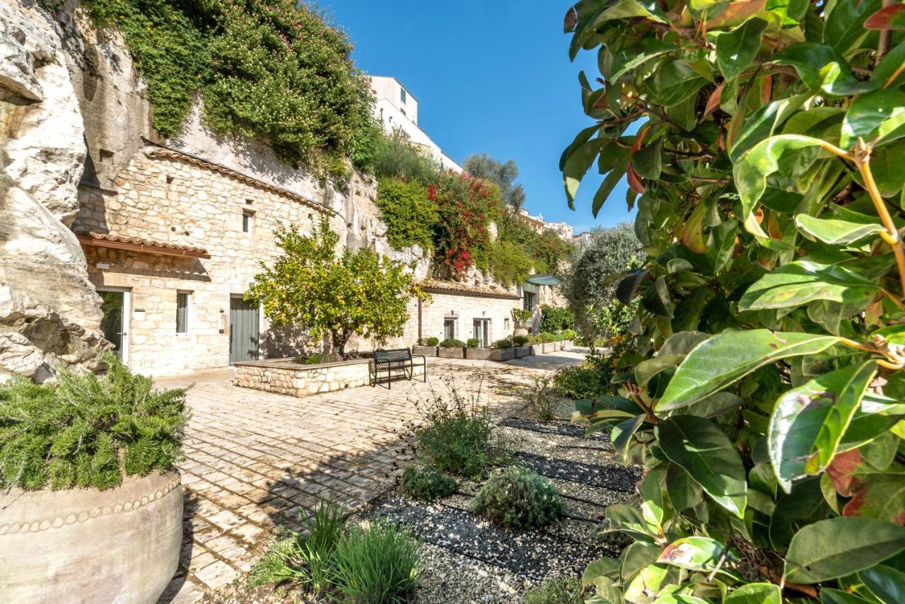 Double or twin room garden entrance
