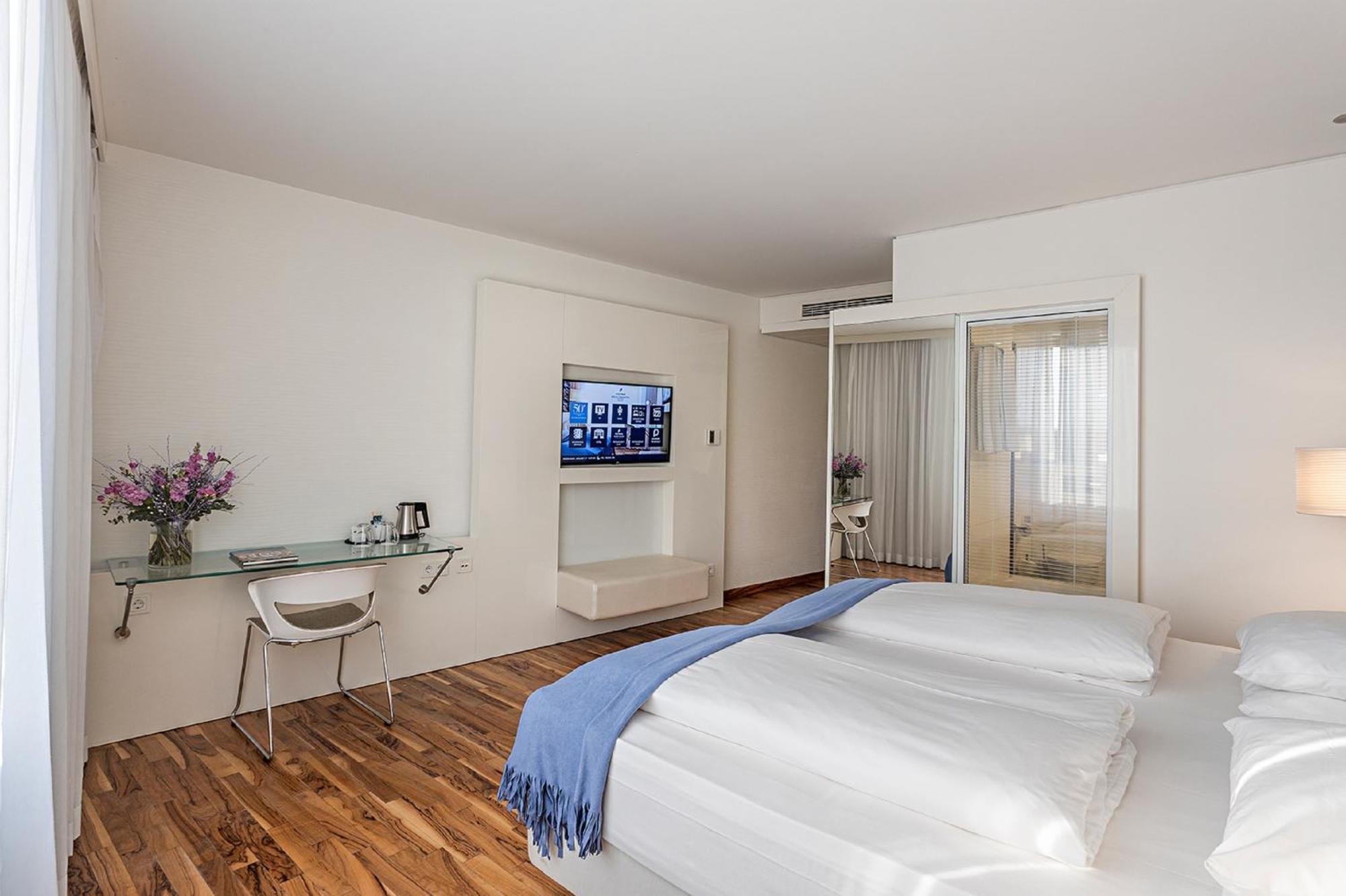 Deluxe Premium Room