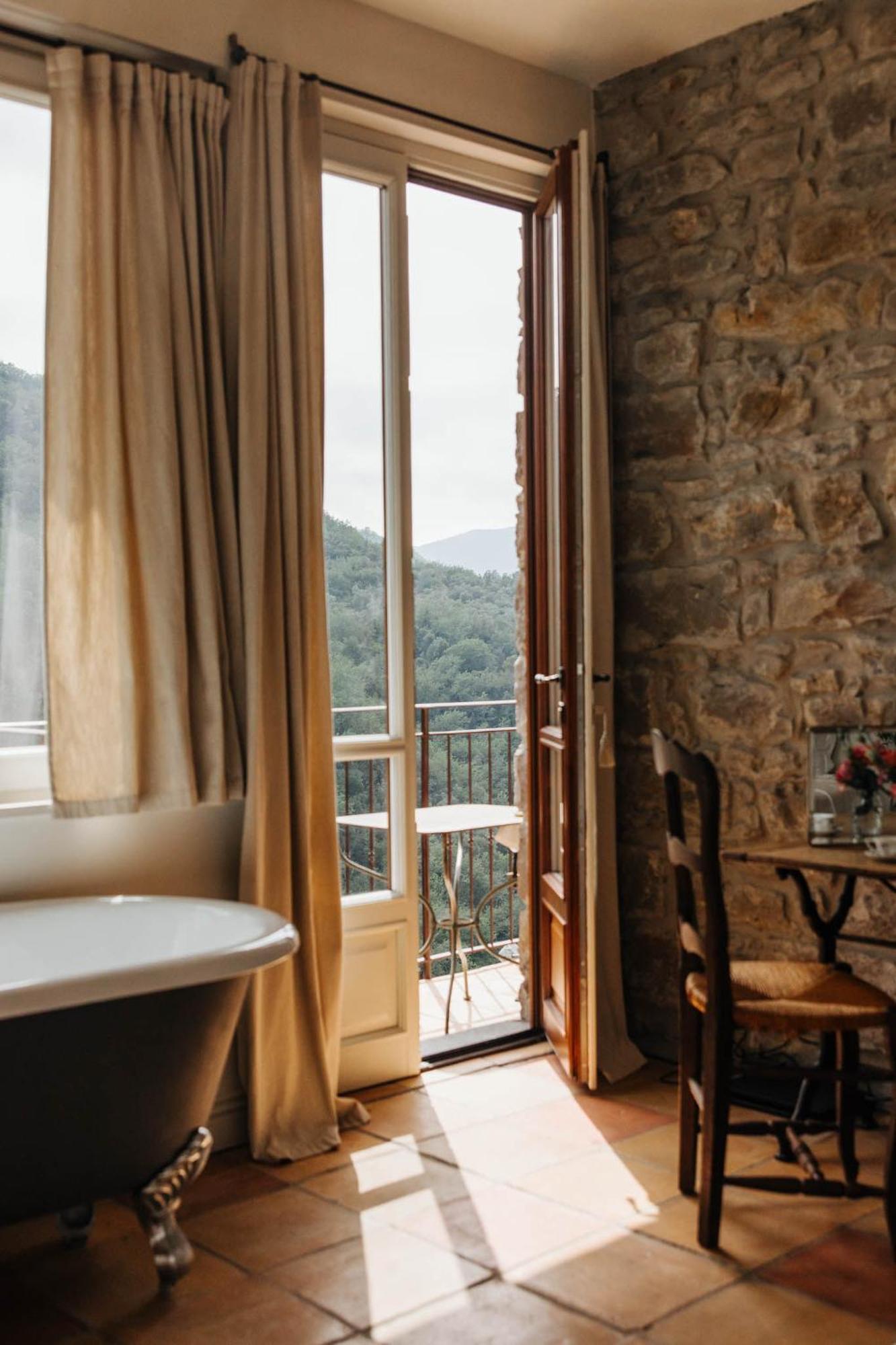 King Suite with Balcony,1500147442:JPEG