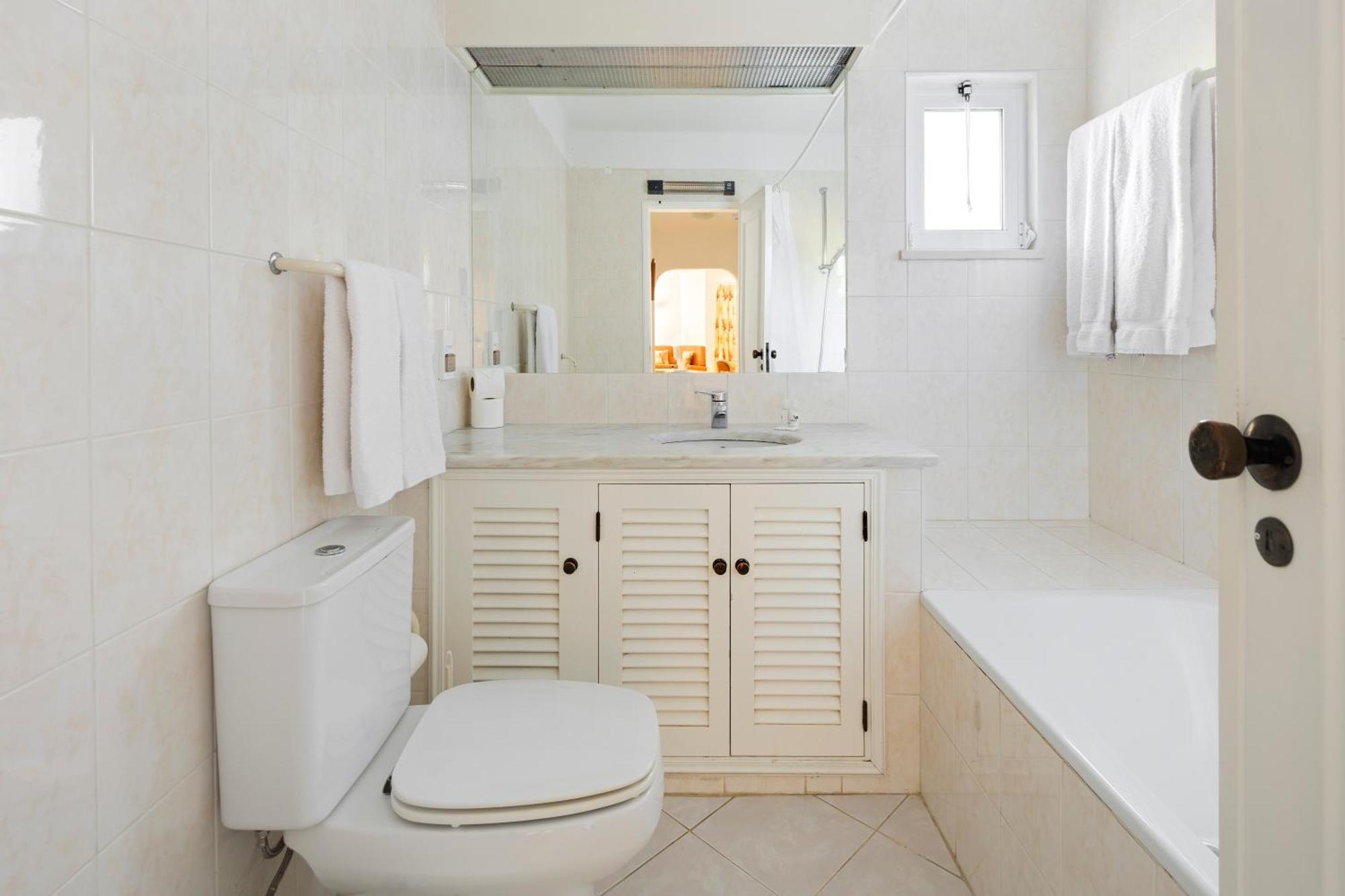 Superior One-Bedroom Apartment