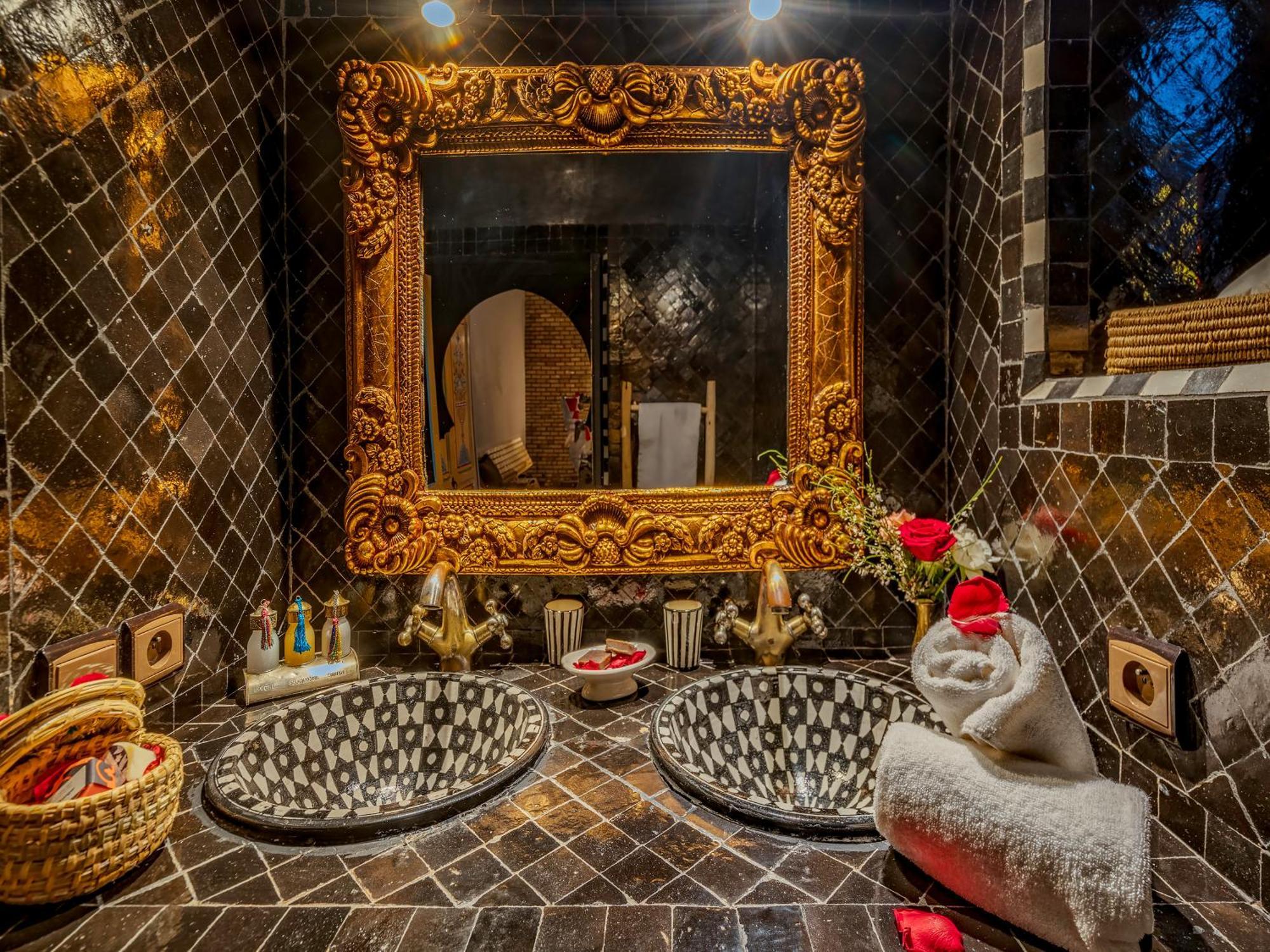 Terre d'Ombre Double Room