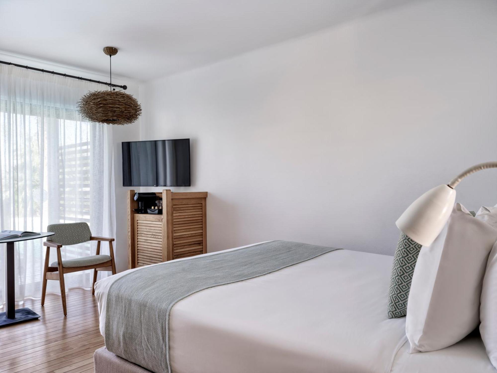 Chambre Double de Luxe avec Piscine Commune