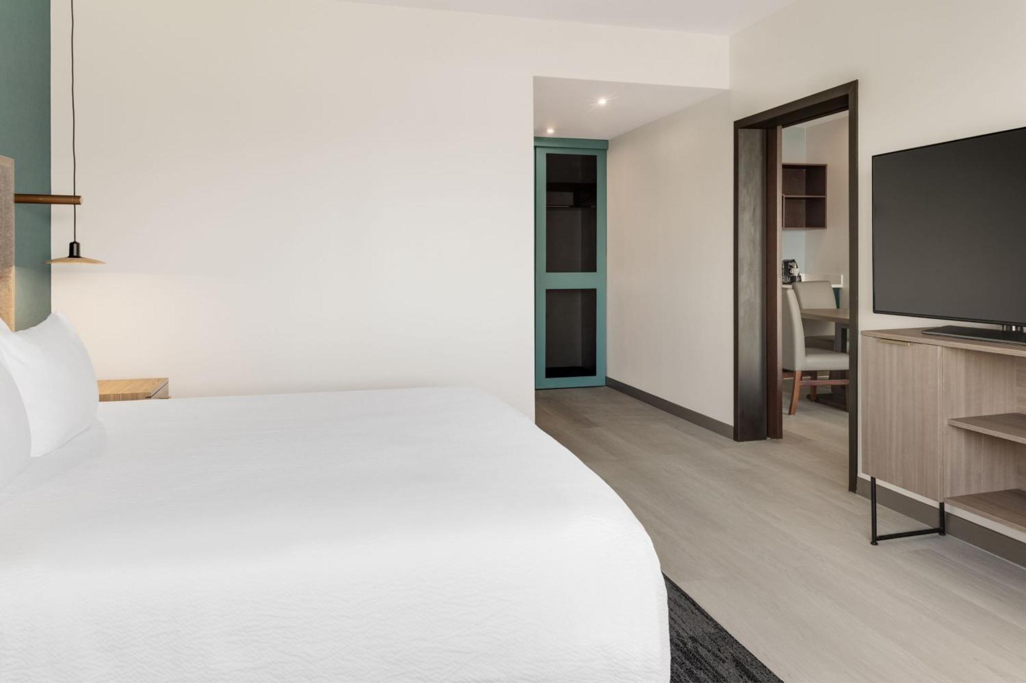 One-Bedroom Suite