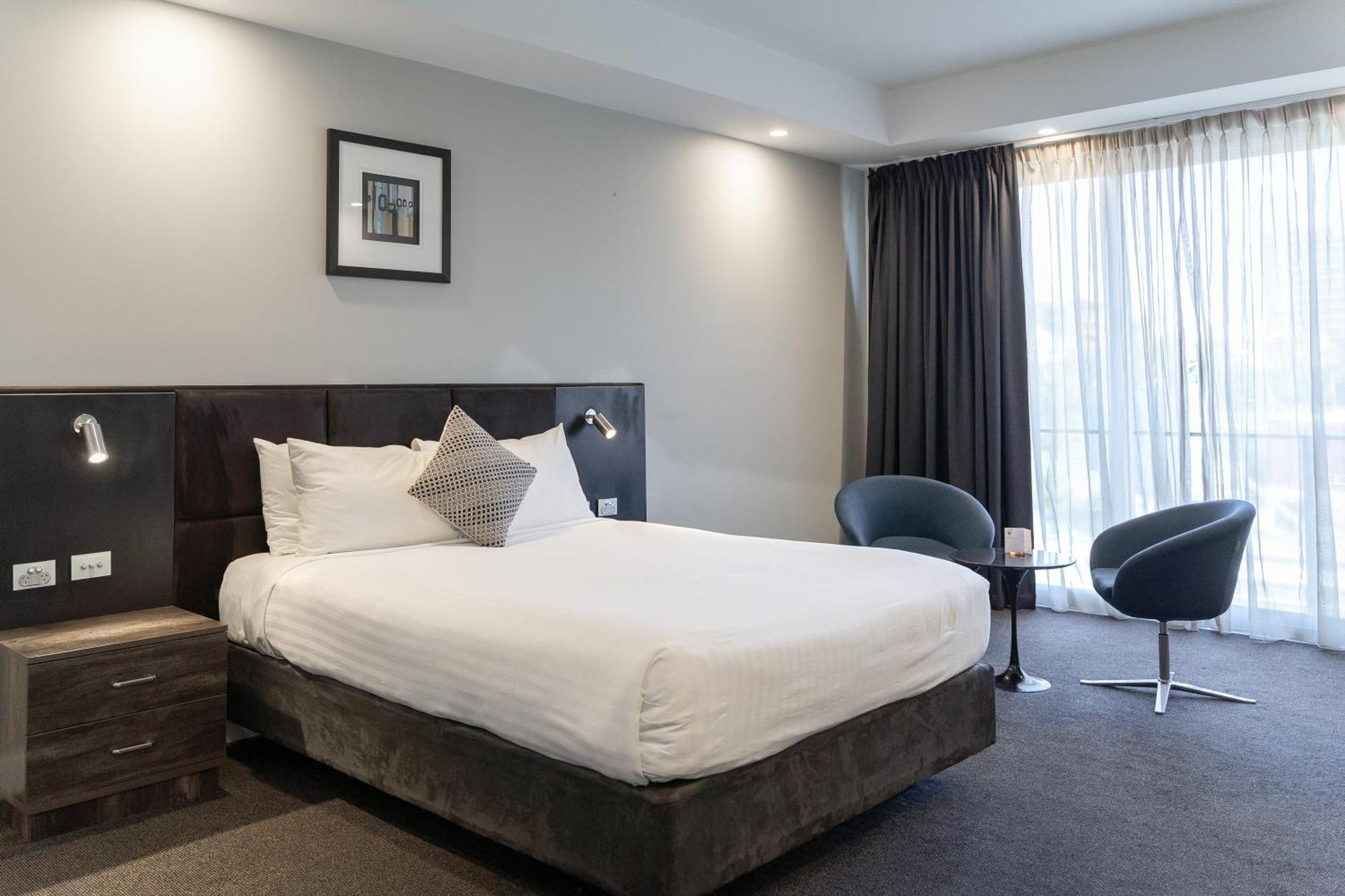 Standard Queen Room