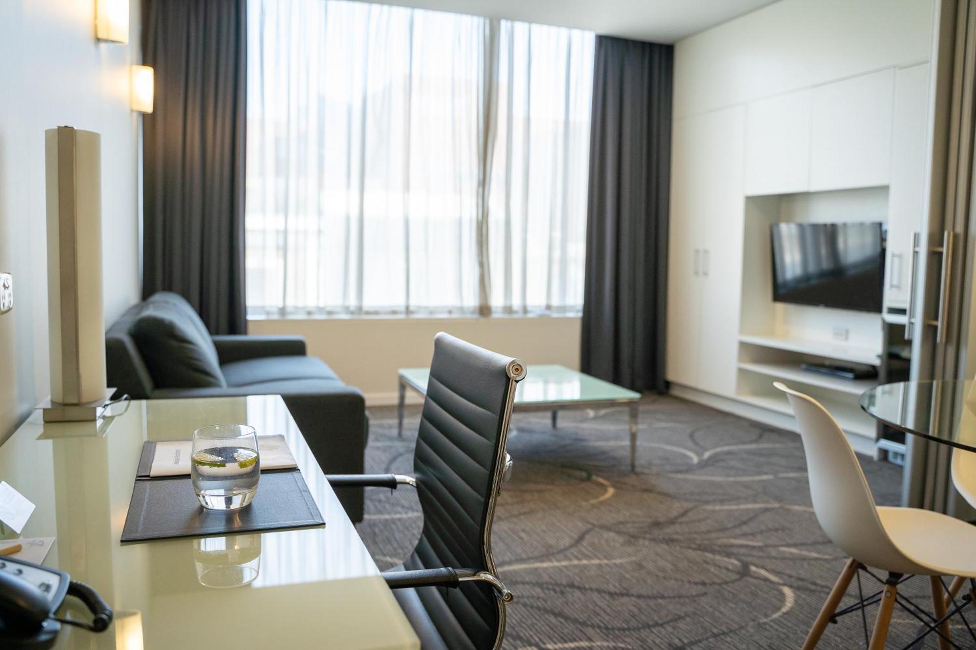 Deluxe King Suite