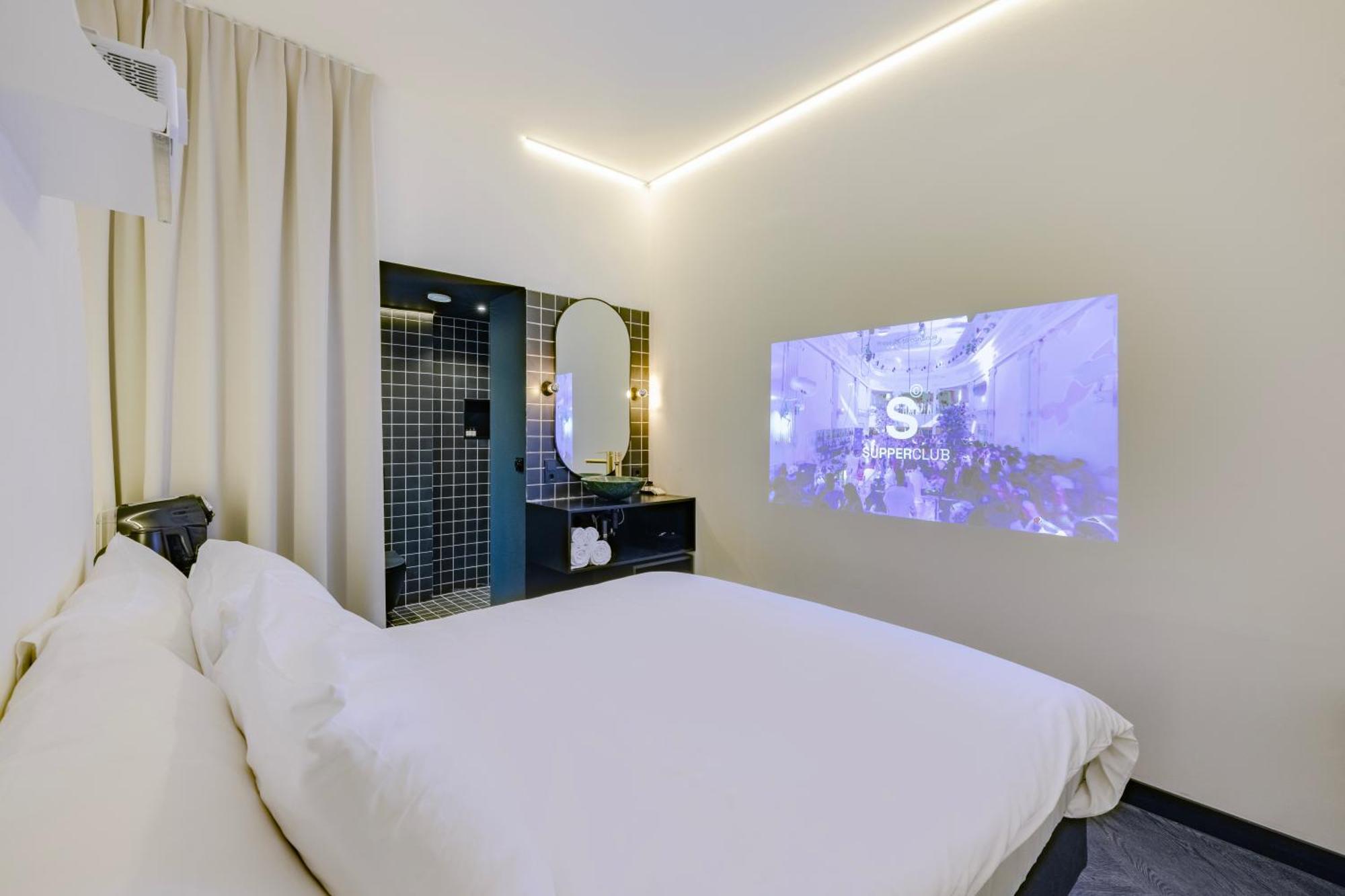 Double Room,1758633720:JPEG
