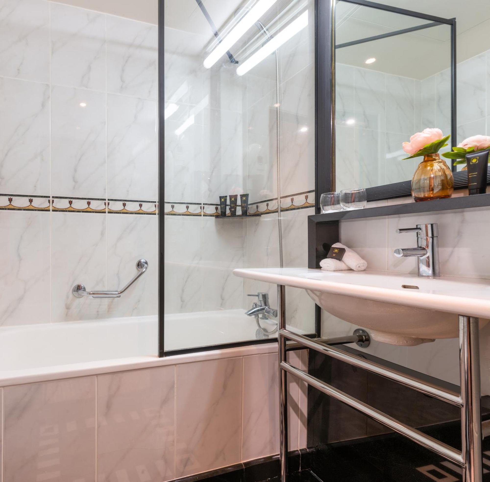 Superior Room,1544375911:JPEG