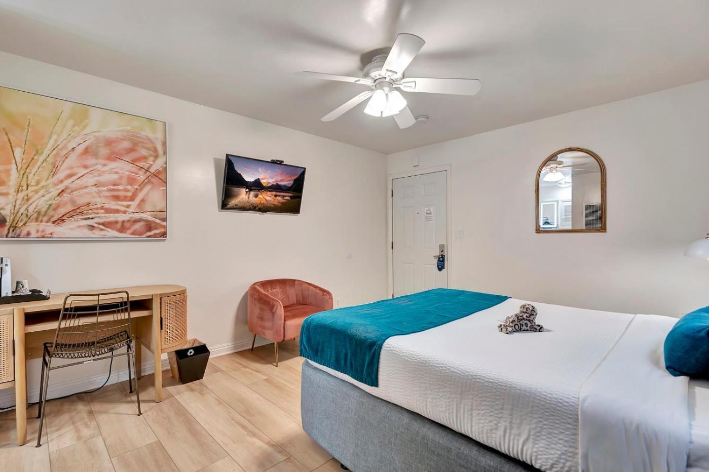 Standard Queen Room