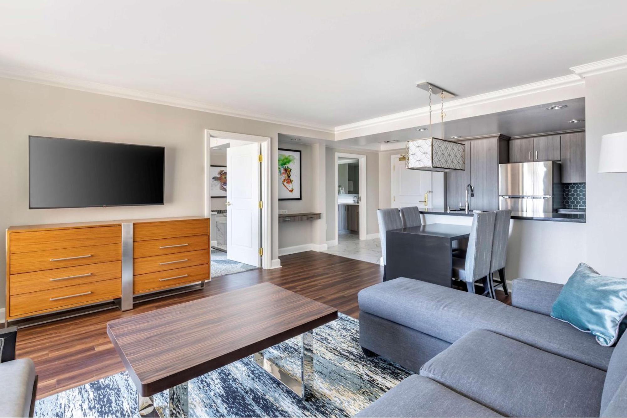 Three-Bedroom Premier Suite with Sofa Bed,1548850753:JPEG