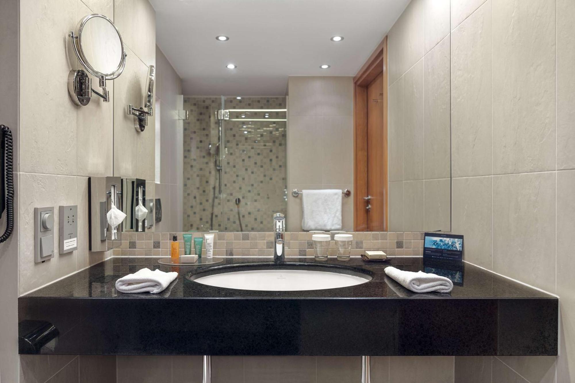 Quarto Hilton com Cama King-size