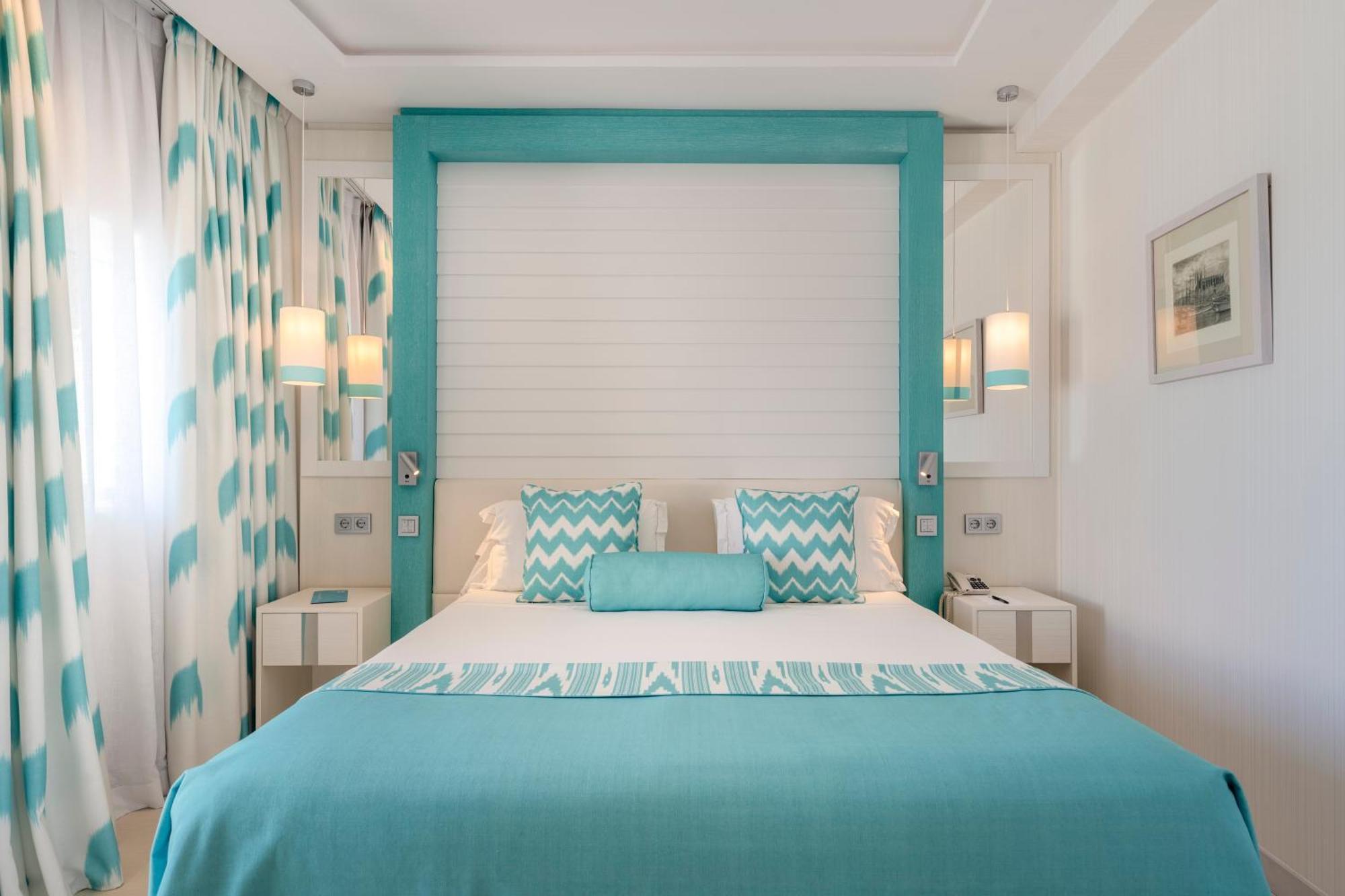Premium Tweepersoonskamer met 1 of 2 Bedden en Uitzicht op Zee