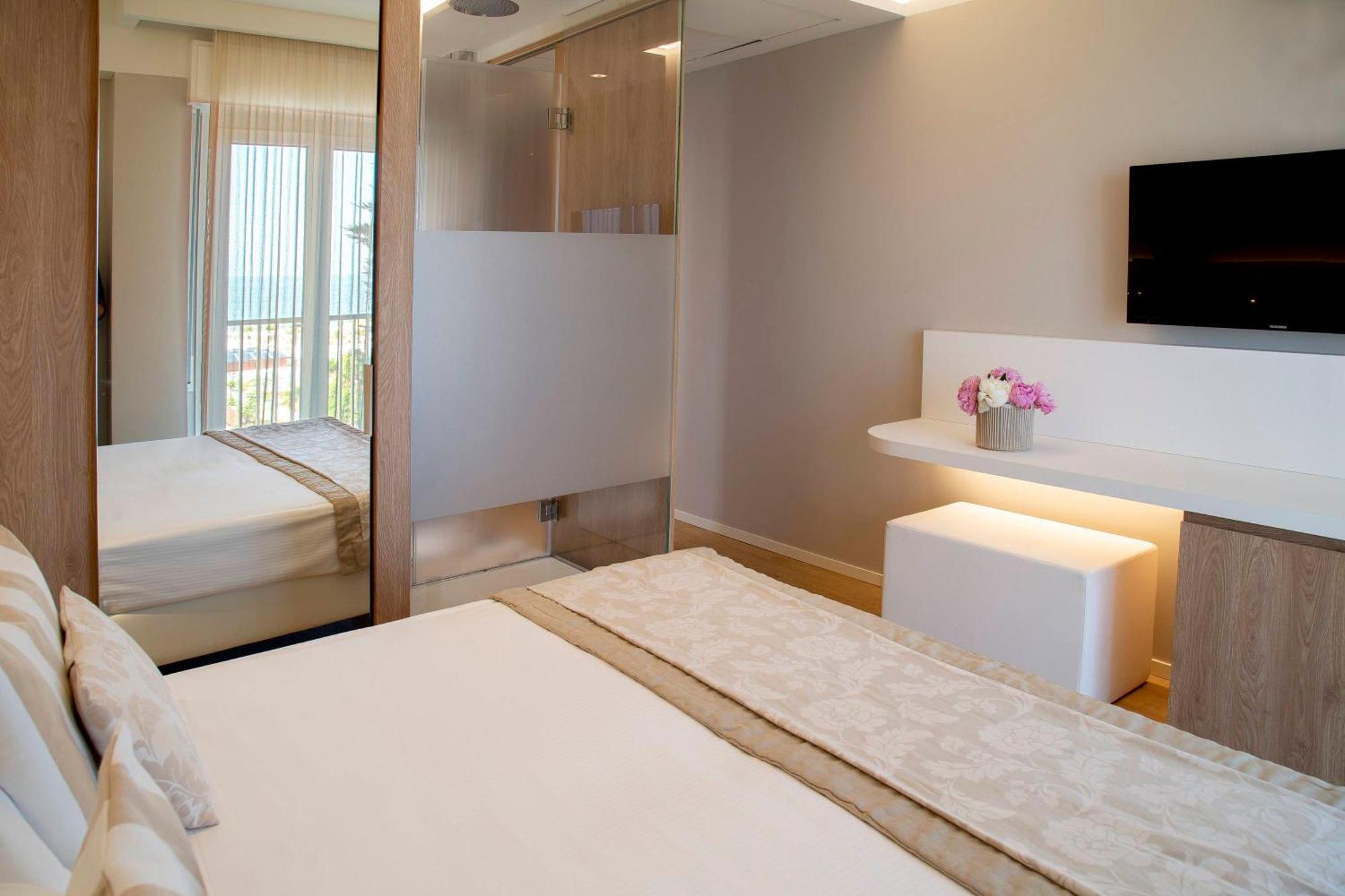 Superior Double Room Front Sea View