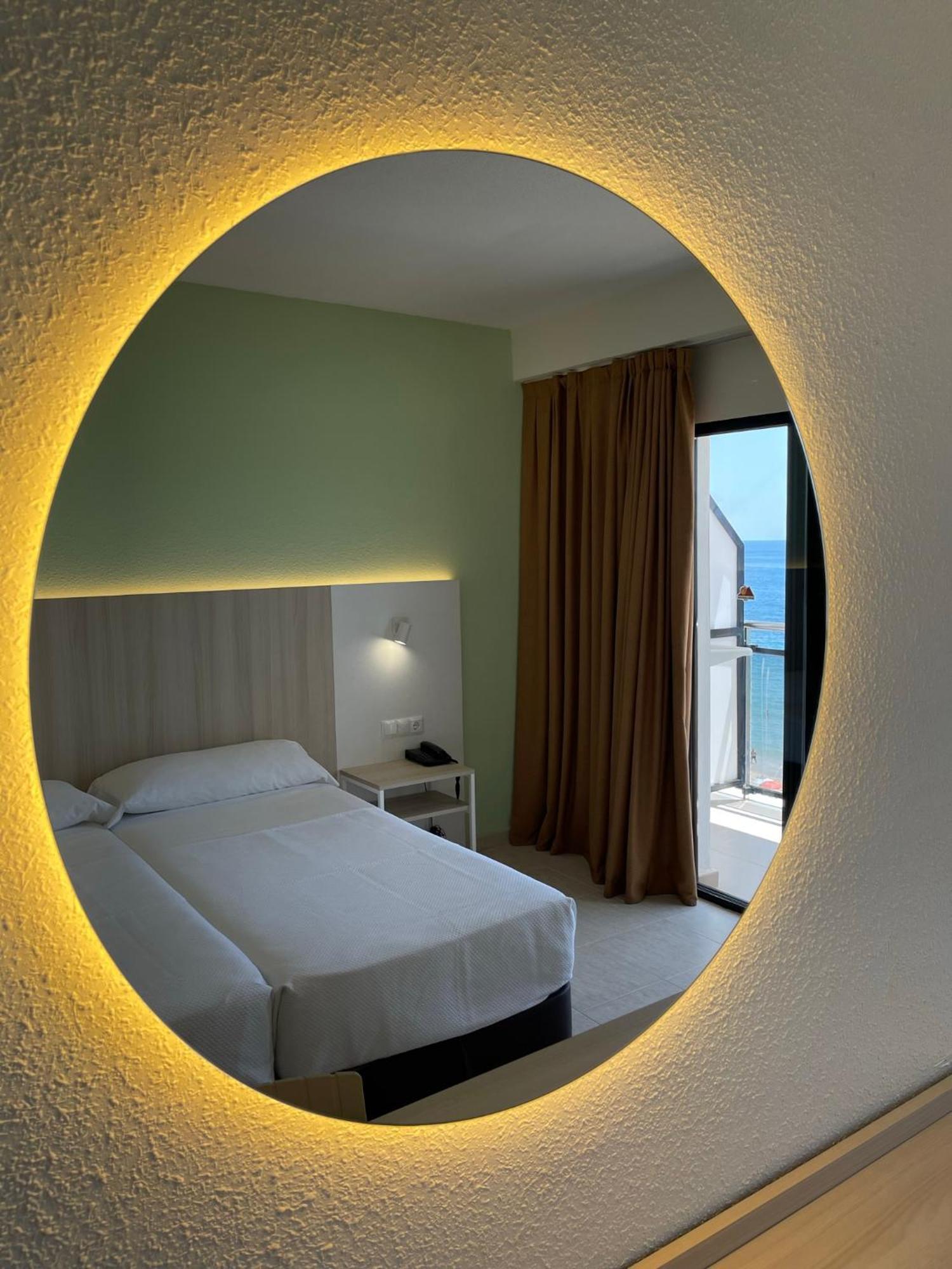 Double or Twin Room Sea View