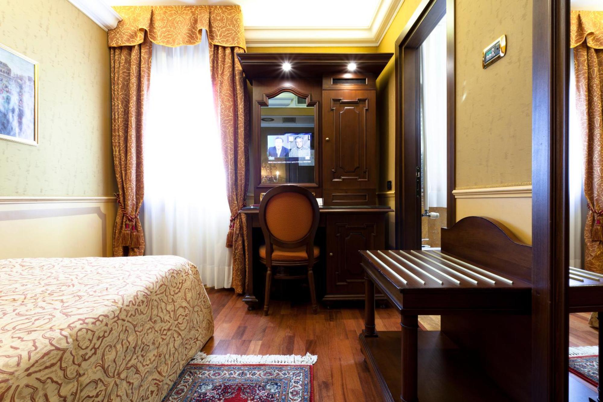 Classic Single Room