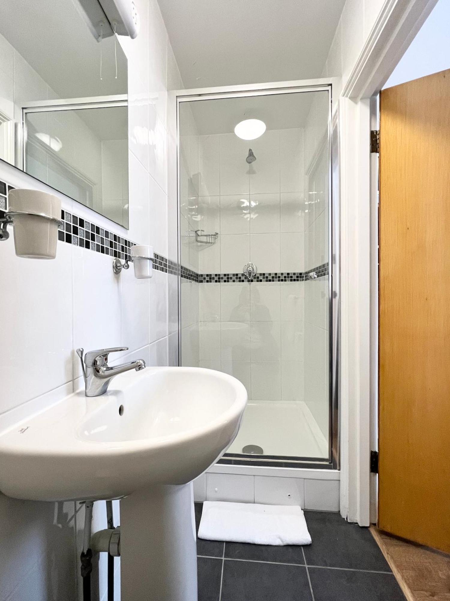 Single Room Private Bathroom
