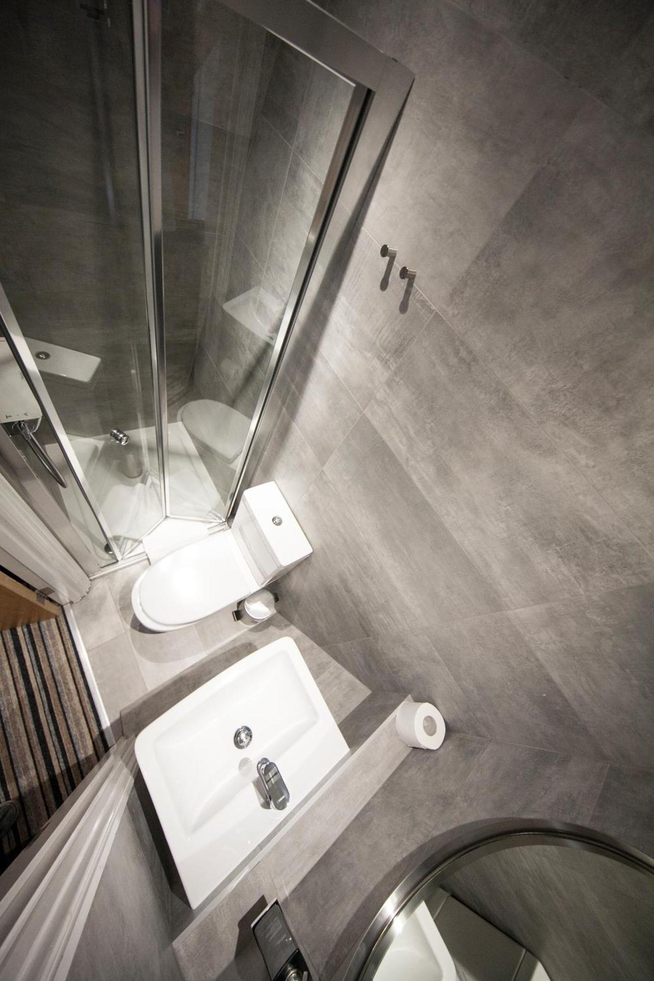 Single Room Private Bathroom