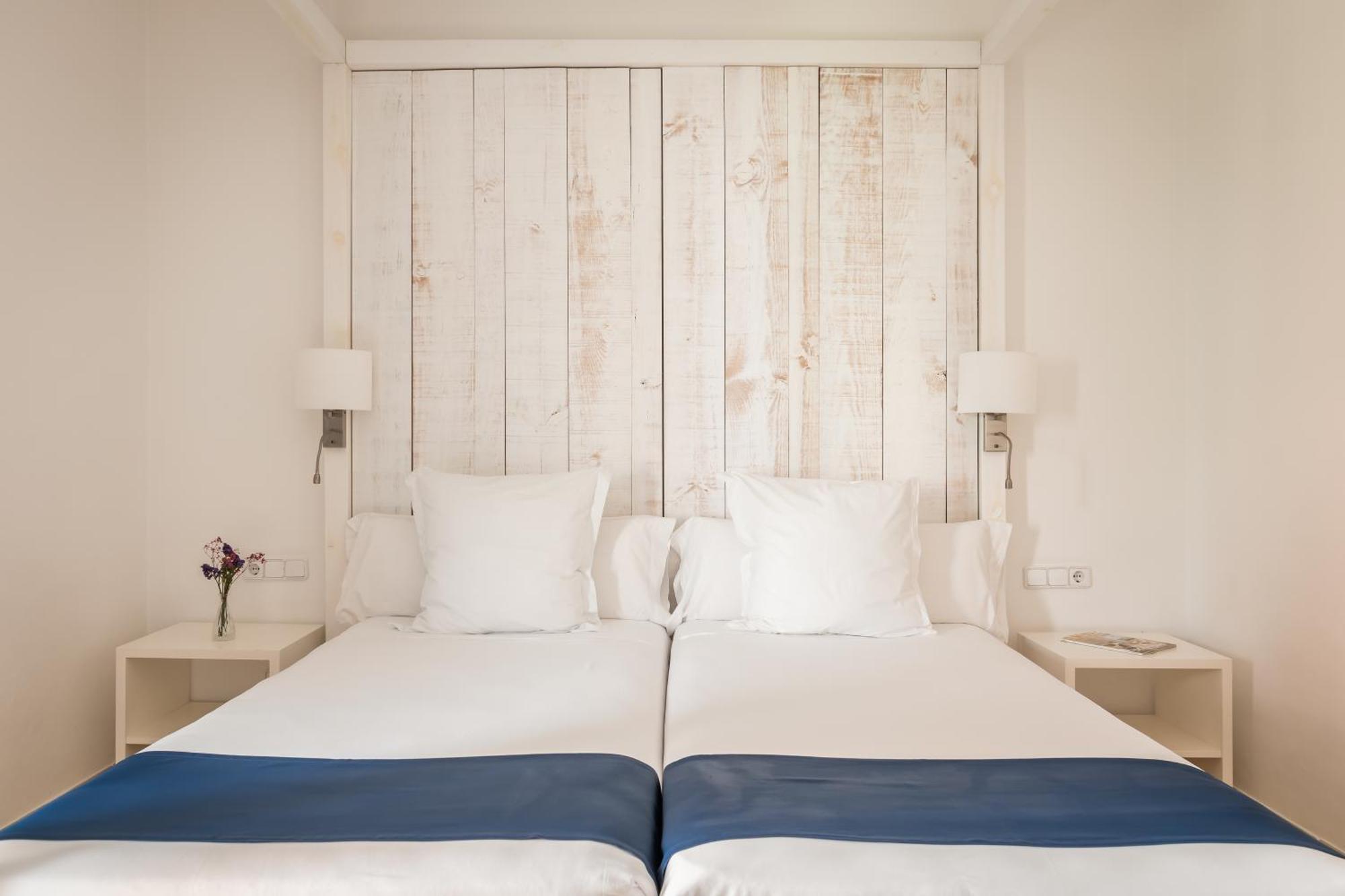 Double or Twin Room Garden View