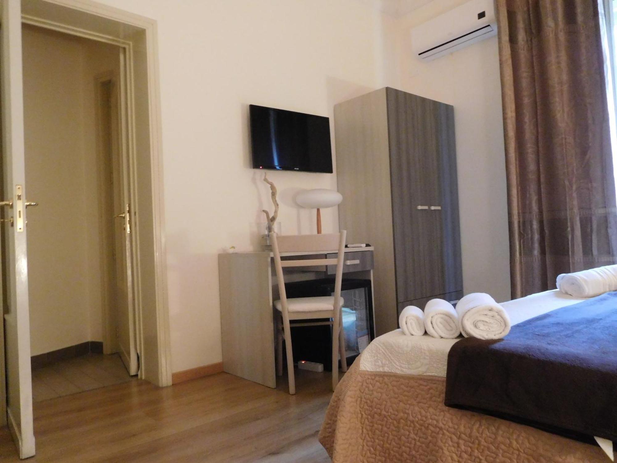 Double Room Private Bathroom