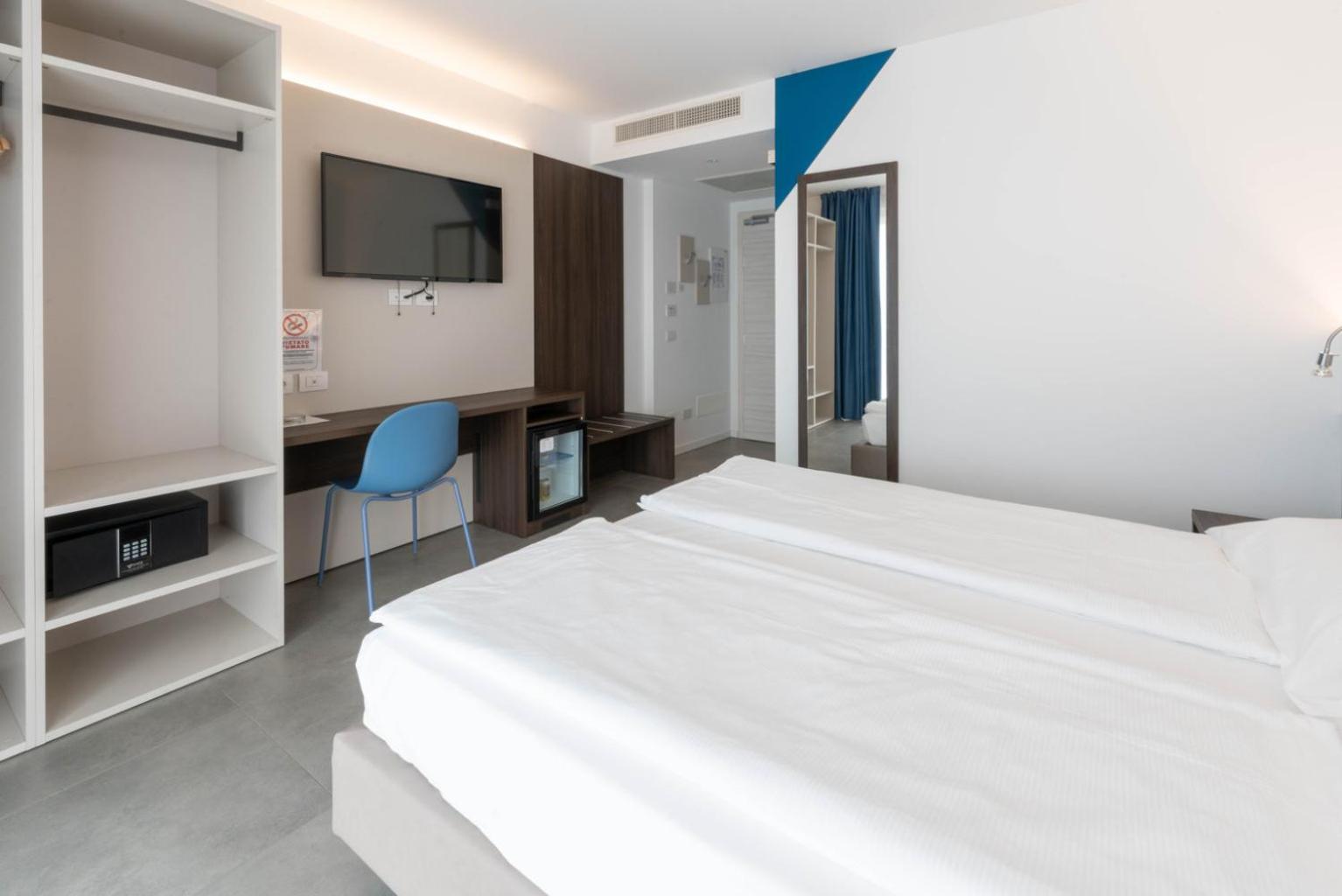 Double or Twin Room Lake View