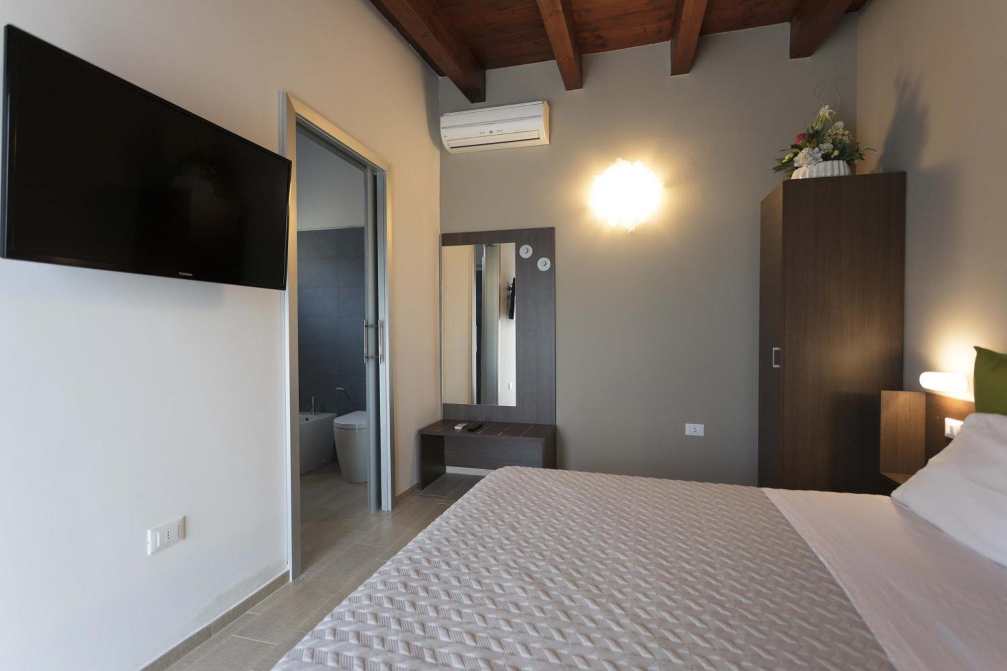 Large Double Room