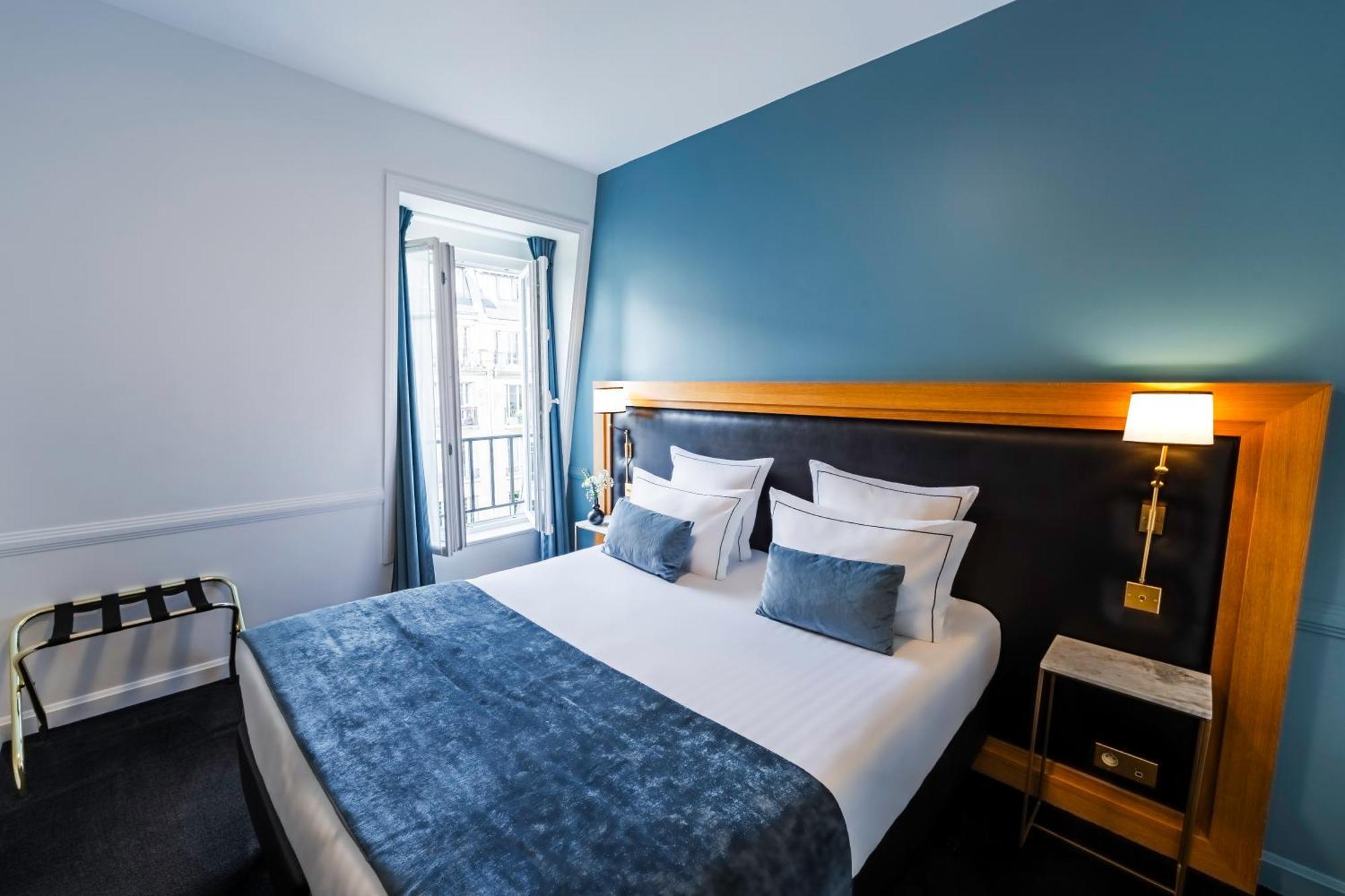 Chambre Double Classique - Vue sur Tour Eiffel
